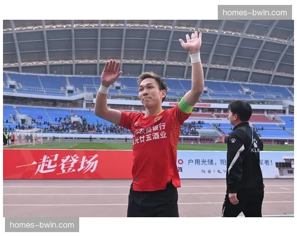 费利佩七次解围零封对手 铁人后防基石出球成功率89%